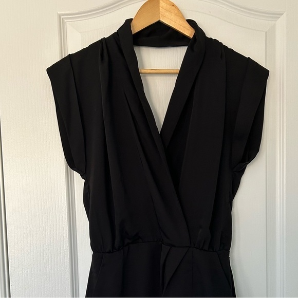 Bcbgeneration v-neck black pocket dress size 4 - Picture 8 of 11